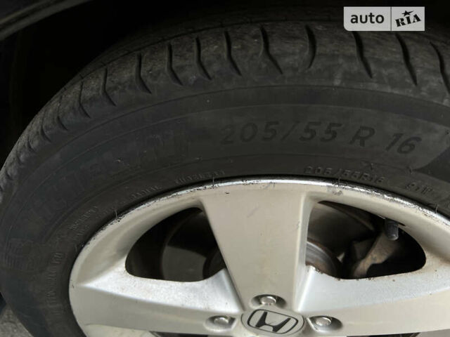 Черный Хонда Цивик, объемом двигателя 1.8 л и пробегом 225 тыс. км за 5900 $, фото 14 на Automoto.ua