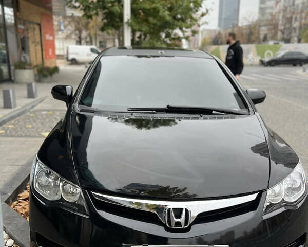 Черный Хонда Цивик, объемом двигателя 1.8 л и пробегом 265 тыс. км за 5200 $, фото 2 на Automoto.ua