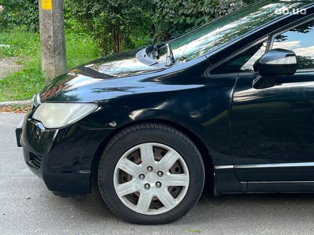 Черный Хонда Цивик, объемом двигателя 1.8 л и пробегом 344 тыс. км за 5990 $, фото 4 на Automoto.ua