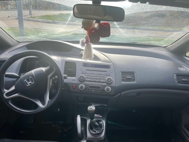 Черный Хонда Цивик, объемом двигателя 1.8 л и пробегом 352 тыс. км за 5000 $, фото 5 на Automoto.ua