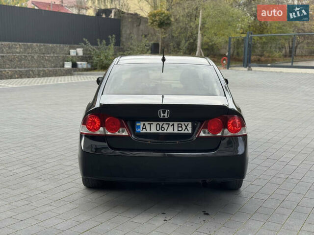 Черный Хонда Цивик, объемом двигателя 1.3 л и пробегом 420 тыс. км за 4400 $, фото 5 на Automoto.ua