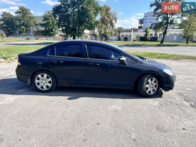 Черный Хонда Цивик, объемом двигателя 1.8 л и пробегом 355 тыс. км за 5500 $, фото 5 на Automoto.ua