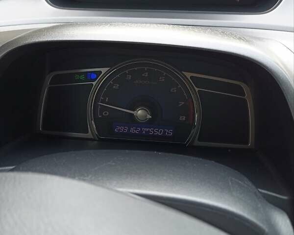 Черный Хонда Цивик, объемом двигателя 1.8 л и пробегом 293 тыс. км за 6100 $, фото 14 на Automoto.ua