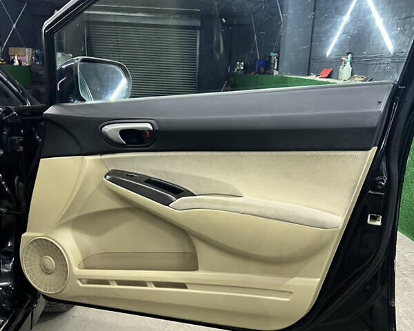 Черный Хонда Цивик, объемом двигателя 1.8 л и пробегом 206 тыс. км за 5400 $, фото 35 на Automoto.ua