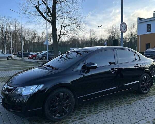 Черный Хонда Цивик, объемом двигателя 1.8 л и пробегом 183 тыс. км за 6500 $, фото 5 на Automoto.ua