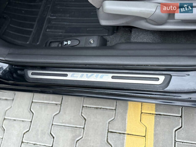 Чорний Хонда Сівік, об'ємом двигуна 1.8 л та пробігом 195 тис. км за 6900 $, фото 36 на Automoto.ua