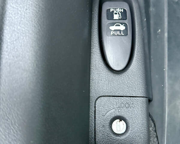 Чорний Хонда Сівік, об'ємом двигуна 1.8 л та пробігом 195 тис. км за 6900 $, фото 47 на Automoto.ua