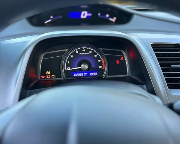 Черный Хонда Цивик, объемом двигателя 1.8 л и пробегом 183 тыс. км за 6500 $, фото 8 на Automoto.ua