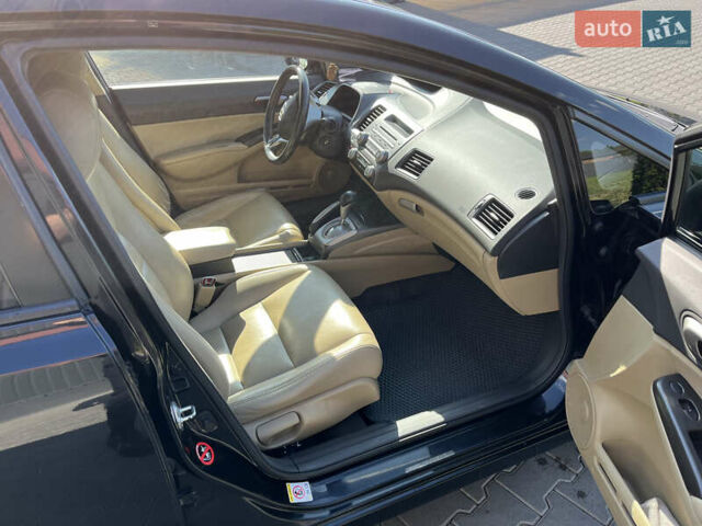 Черный Хонда Цивик, объемом двигателя 1.3 л и пробегом 288 тыс. км за 8000 $, фото 4 на Automoto.ua