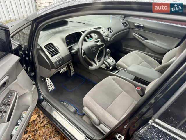 Черный Хонда Цивик, объемом двигателя 1.8 л и пробегом 328 тыс. км за 7000 $, фото 4 на Automoto.ua