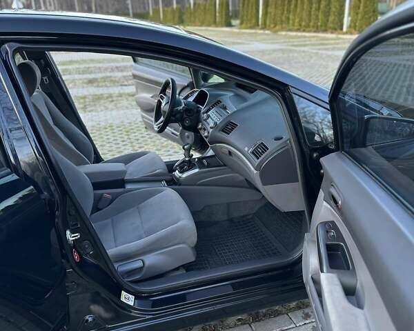 Черный Хонда Цивик, объемом двигателя 1.8 л и пробегом 183 тыс. км за 6500 $, фото 11 на Automoto.ua