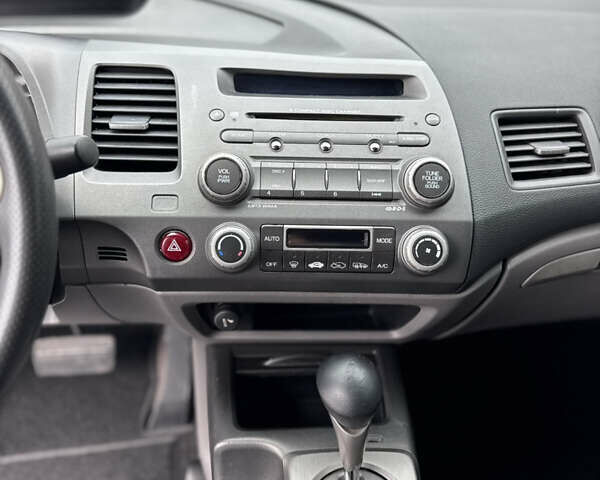 Черный Хонда Цивик, объемом двигателя 1.34 л и пробегом 250 тыс. км за 6100 $, фото 23 на Automoto.ua