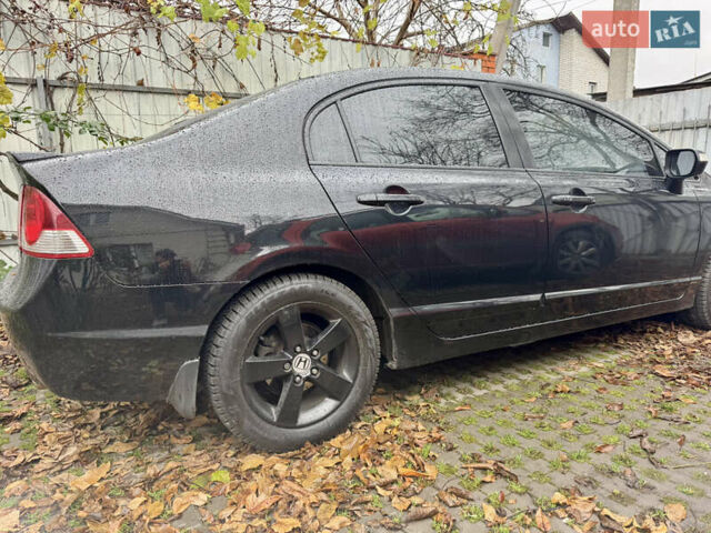 Черный Хонда Цивик, объемом двигателя 1.8 л и пробегом 328 тыс. км за 7000 $, фото 11 на Automoto.ua