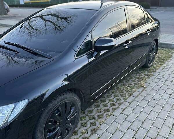 Черный Хонда Цивик, объемом двигателя 1.8 л и пробегом 183 тыс. км за 6500 $, фото 2 на Automoto.ua