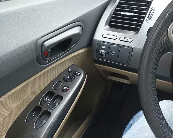 Черный Хонда Цивик, объемом двигателя 1.8 л и пробегом 293 тыс. км за 6100 $, фото 17 на Automoto.ua