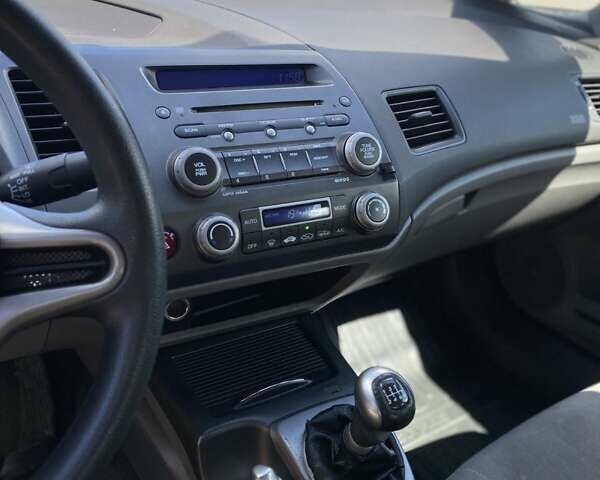 Черный Хонда Цивик, объемом двигателя 1.8 л и пробегом 322 тыс. км за 5100 $, фото 18 на Automoto.ua
