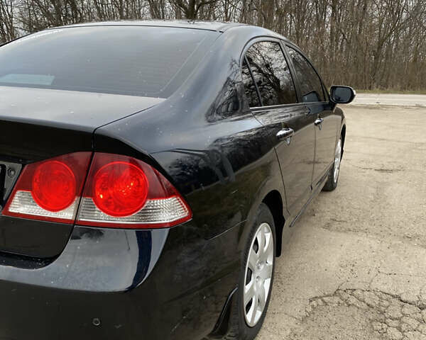 Черный Хонда Цивик, объемом двигателя 1.8 л и пробегом 310 тыс. км за 5850 $, фото 8 на Automoto.ua