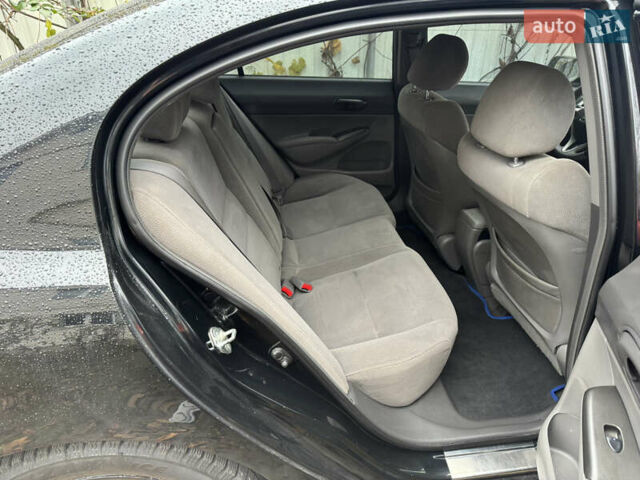 Черный Хонда Цивик, объемом двигателя 1.8 л и пробегом 328 тыс. км за 7000 $, фото 7 на Automoto.ua