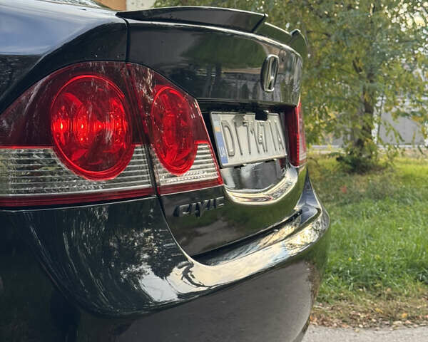 Черный Хонда Цивик, объемом двигателя 1.8 л и пробегом 176 тыс. км за 7300 $, фото 13 на Automoto.ua