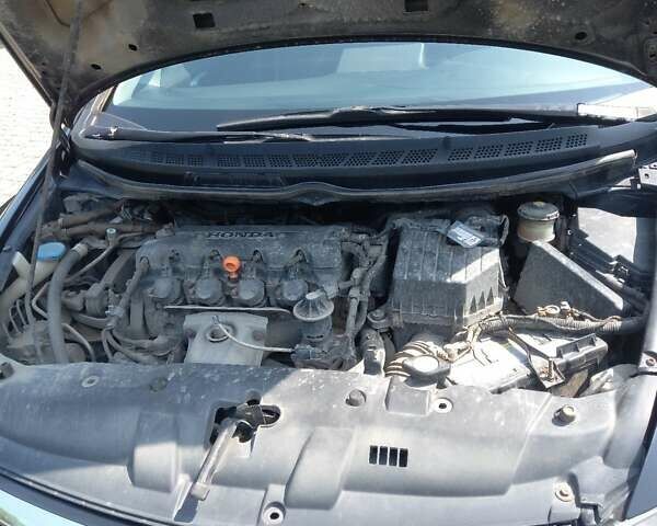 Черный Хонда Цивик, объемом двигателя 1.8 л и пробегом 274 тыс. км за 5000 $, фото 3 на Automoto.ua