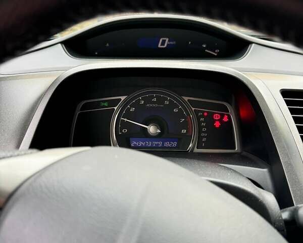Чорний Хонда Сівік, об'ємом двигуна 1.8 л та пробігом 240 тис. км за 6900 $, фото 3 на Automoto.ua