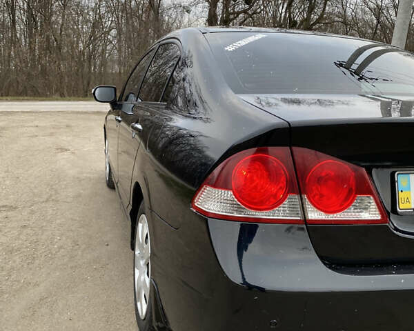 Черный Хонда Цивик, объемом двигателя 1.8 л и пробегом 310 тыс. км за 5850 $, фото 7 на Automoto.ua