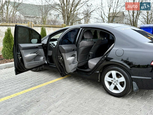 Чорний Хонда Сівік, об'ємом двигуна 1.8 л та пробігом 195 тис. км за 6900 $, фото 33 на Automoto.ua