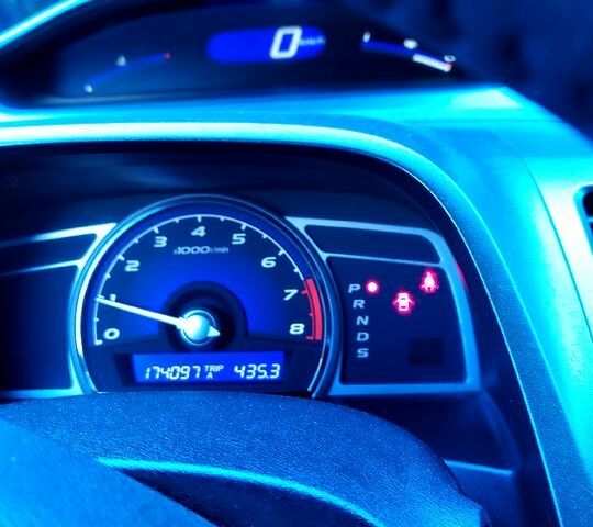 Черный Хонда Цивик, объемом двигателя 1.8 л и пробегом 173 тыс. км за 7150 $, фото 4 на Automoto.ua