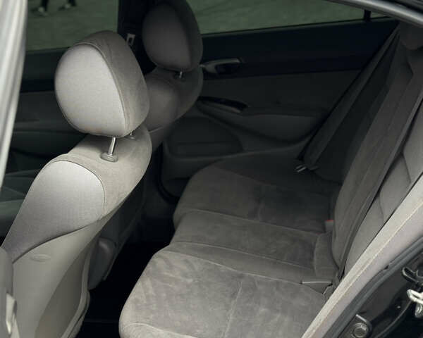 Черный Хонда Цивик, объемом двигателя 1.34 л и пробегом 250 тыс. км за 6100 $, фото 18 на Automoto.ua