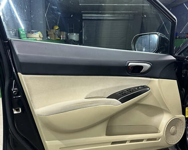 Черный Хонда Цивик, объемом двигателя 1.8 л и пробегом 206 тыс. км за 5400 $, фото 26 на Automoto.ua