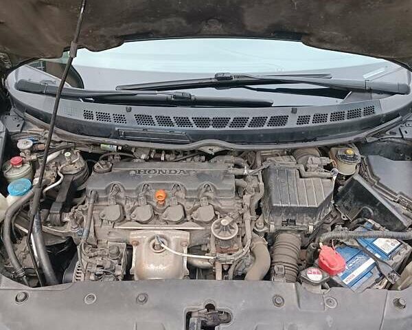 Черный Хонда Цивик, объемом двигателя 1.8 л и пробегом 246 тыс. км за 5950 $, фото 11 на Automoto.ua