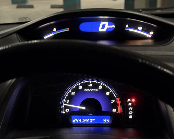 Черный Хонда Цивик, объемом двигателя 1.8 л и пробегом 245 тыс. км за 6800 $, фото 6 на Automoto.ua