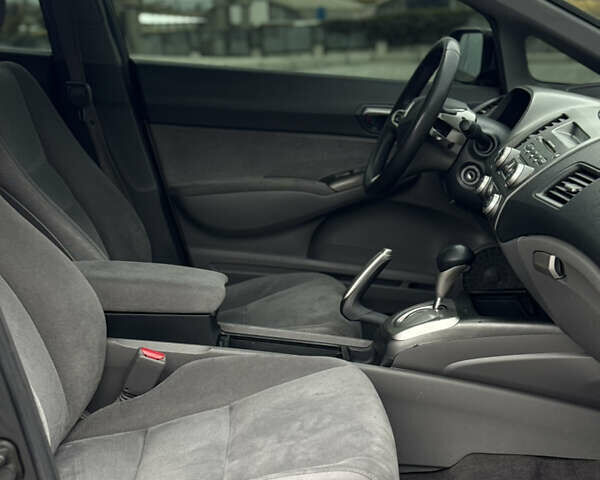 Черный Хонда Цивик, объемом двигателя 1.34 л и пробегом 250 тыс. км за 6100 $, фото 17 на Automoto.ua