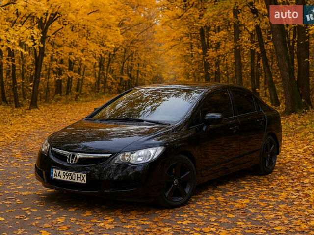 Черный Хонда Цивик, объемом двигателя 1.8 л и пробегом 328 тыс. км за 7000 $, фото 1 на Automoto.ua