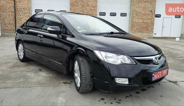Черный Хонда Цивик, объемом двигателя 1.3 л и пробегом 197 тыс. км за 6600 $, фото 5 на Automoto.ua