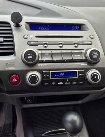 Черный Хонда Цивик, объемом двигателя 1.3 л и пробегом 197 тыс. км за 6600 $, фото 26 на Automoto.ua