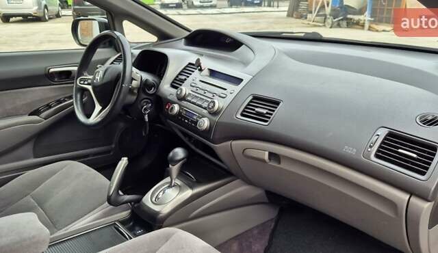 Черный Хонда Цивик, объемом двигателя 1.3 л и пробегом 197 тыс. км за 6600 $, фото 18 на Automoto.ua