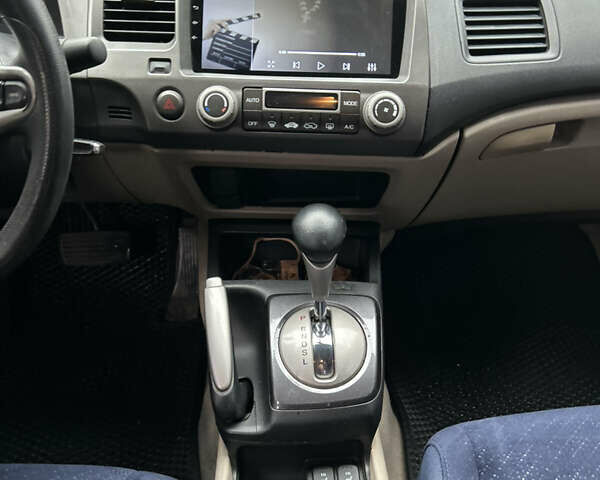 Черный Хонда Цивик, объемом двигателя 1.3 л и пробегом 210 тыс. км за 4800 $, фото 27 на Automoto.ua