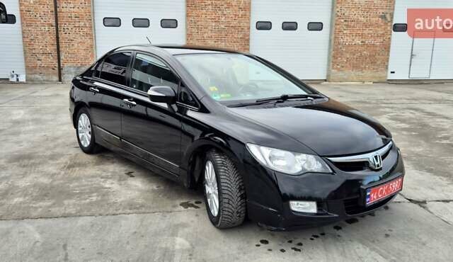 Черный Хонда Цивик, объемом двигателя 1.3 л и пробегом 197 тыс. км за 6600 $, фото 2 на Automoto.ua