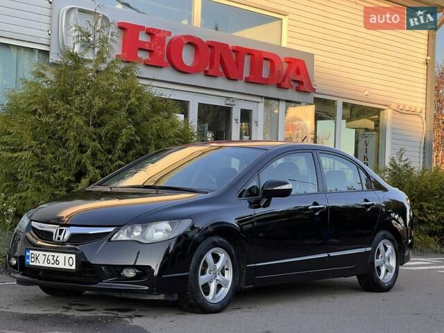 Черный Хонда Цивик, объемом двигателя 1.3 л и пробегом 297 тыс. км за 7999 $, фото 1 на Automoto.ua