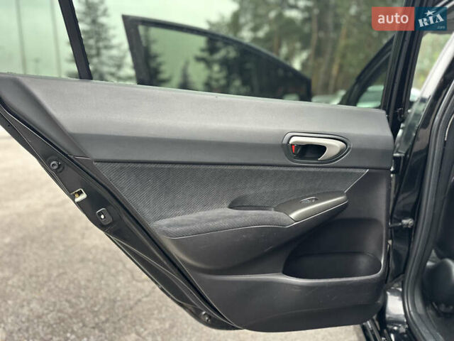 Чорний Хонда Сівік, об'ємом двигуна 1.3 л та пробігом 240 тис. км за 7300 $, фото 28 на Automoto.ua