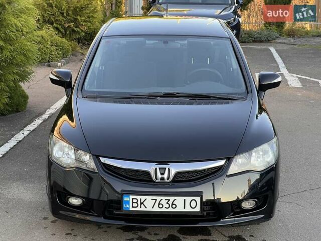 Черный Хонда Цивик, объемом двигателя 1.3 л и пробегом 297 тыс. км за 7999 $, фото 4 на Automoto.ua