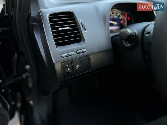 Черный Хонда Цивик, объемом двигателя 1.3 л и пробегом 297 тыс. км за 7999 $, фото 46 на Automoto.ua