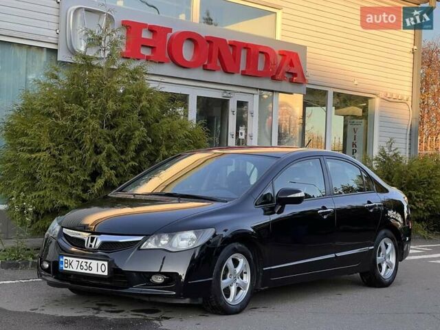 Черный Хонда Цивик, объемом двигателя 1.3 л и пробегом 297 тыс. км за 7999 $, фото 2 на Automoto.ua