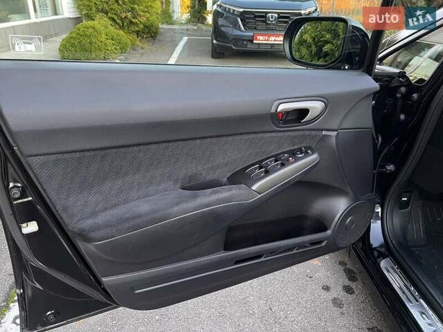 Черный Хонда Цивик, объемом двигателя 1.3 л и пробегом 297 тыс. км за 7999 $, фото 42 на Automoto.ua