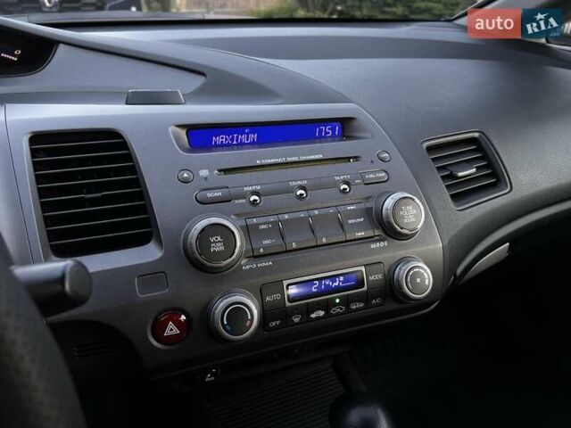 Черный Хонда Цивик, объемом двигателя 1.3 л и пробегом 297 тыс. км за 7999 $, фото 56 на Automoto.ua