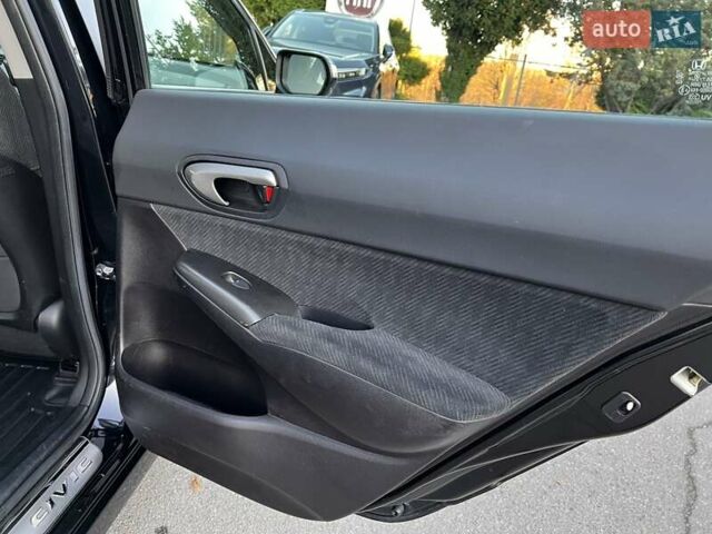 Черный Хонда Цивик, объемом двигателя 1.3 л и пробегом 297 тыс. км за 7999 $, фото 27 на Automoto.ua