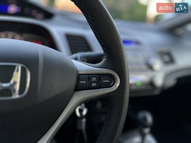 Черный Хонда Цивик, объемом двигателя 1.3 л и пробегом 297 тыс. км за 7999 $, фото 49 на Automoto.ua