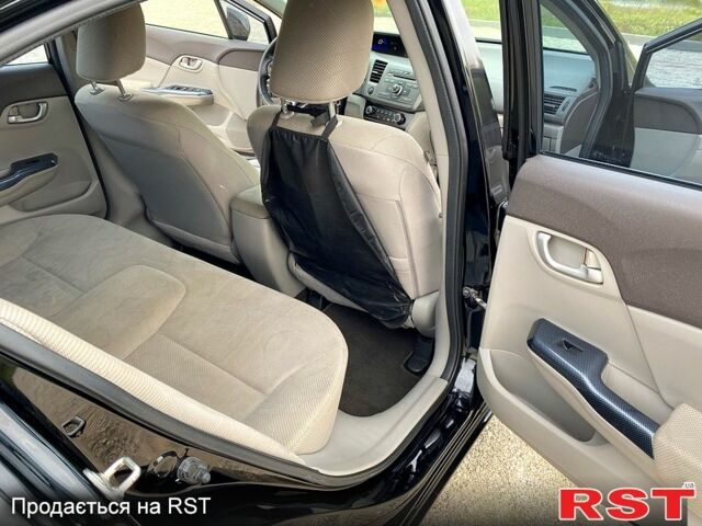 Черный Хонда Цивик, объемом двигателя 1.8 л и пробегом 230 тыс. км за 7700 $, фото 6 на Automoto.ua