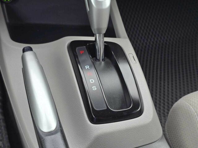 Хонда Цивик 2012 в Хмельницком на Automoto.ua Черный Хонда Цивик, объемом двигателя 1.8 л и пробегом 172 тыс. км за 9999 $, фото 12 на Automoto.ua